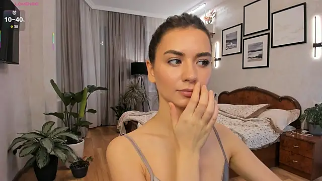 Snapshot of NicoleLuv chatting on November 3, 2025, 2:09 pm NicoleLuv online show from November 3, 2025, 2:09 pm