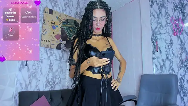 Snapshot of Queen_Cuarxxo chatting on February 23, 2026, 11:38 pm Queen Cuarxxo online show from February 23, 2026, 11:38 pm