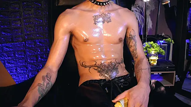 DemonKush-- online show from October 6, 2025, 6:47 am