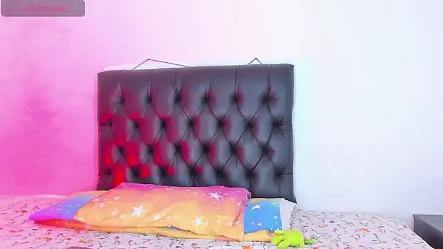 seline wolff online show from February 4, 2025, 2:49 am