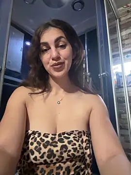 EmaSkyes online show from September 29, 2025, 6:09 am