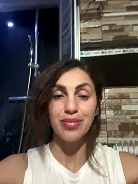 EmaSkyes online show from October 21, 2025, 6:40 pm