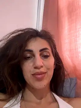 EmaSkyes online show from October 8, 2025, 8:38 am