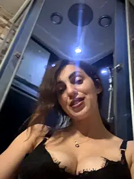 EmaSkyes online show from October 15, 2025, 6:38 pm