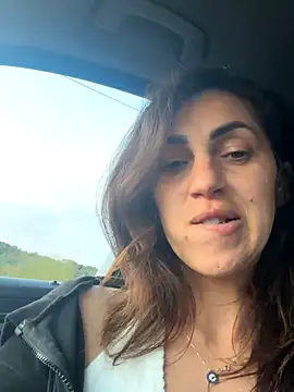 EmaSkyes online show from September 27, 2025, 4:02 pm