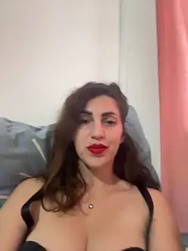 EmaSkyes online show from November 7, 2025, 7:24 am