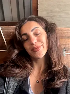 EmaSkyes online show from September 26, 2025, 5:58 am