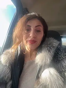 EmaSkyes online show from November 24, 2025, 9:20 am