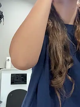 BelleSkye online show from October 2, 2025, 3:21 am