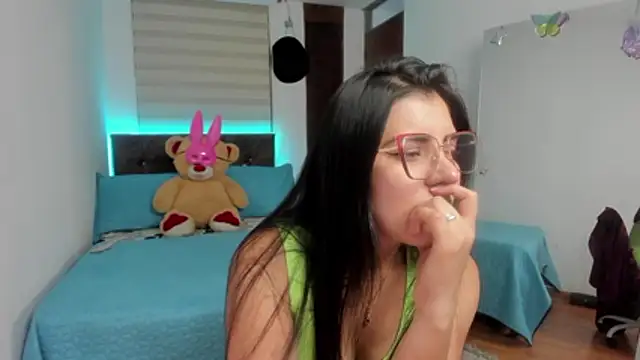 Luxxur69 online show from December 2, 2025, 12:33 am