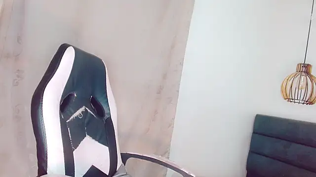 Oriana braom online show from March 4, 2025, 1:34 am