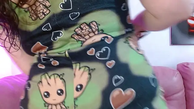 hinataleecs online show from November 24, 2025, 9:15 pm