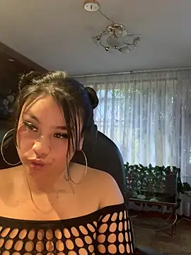 hinataleecs online show from February 22, 2025, 12:29 pm