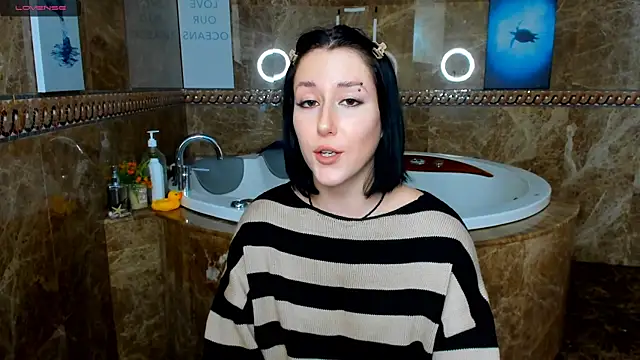 Snapshot of adell_berry chatting on March 19, 2025, 8:55 am adell berry online show from March 19, 2025, 8:55 am