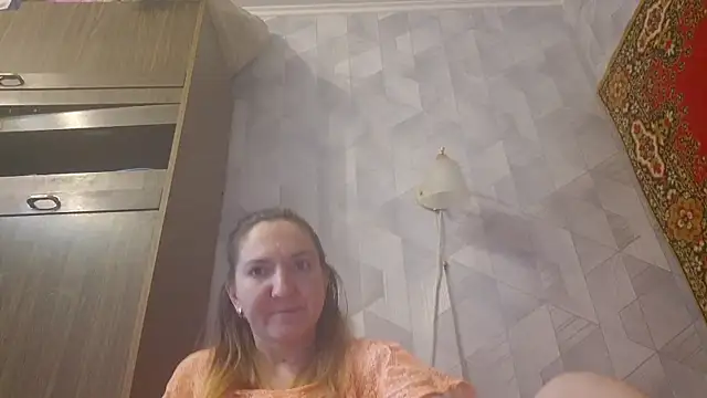 EstrellaWalters online show from May 16, 2026, 8:57 am