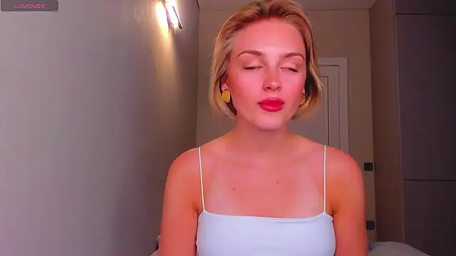 Snapshot of pretty_girlnextdoor chatting on December 27, 2024, 6:10 pm pretty girlnextdoor online show from December 27, 2024, 6:10 pm