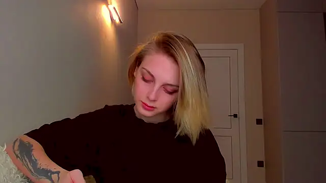 Snapshot of pretty_girlnextdoor chatting on March 18, 2025, 7:01 pm pretty girlnextdoor online show from March 18, 2025, 7:01 pm