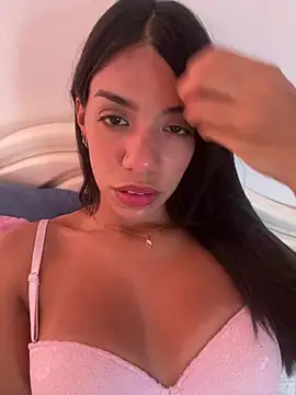 -Naomyy- online show from March 8, 2025, 9:40 pm