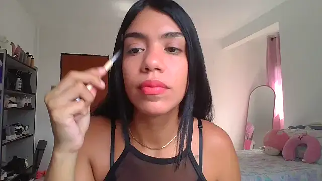 -Naomyy- online show from September 19, 2025, 6:45 pm