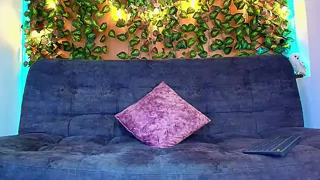 alexander collin02 online show from February 2, 2026, 1:21 pm