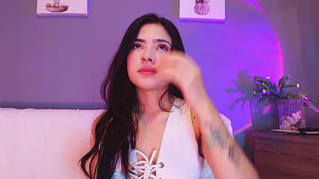 adara johnson   online show from April 5, 2026, 11:39 am