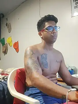 Snapshot of FitGeorge chatting on November 12, 2025, 3:43 am FitGeorge online show from November 12, 2025, 3:43 am