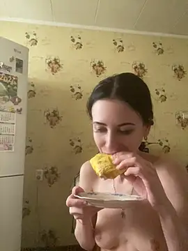 Starry Siren online show from April 11, 2026, 8:18 am