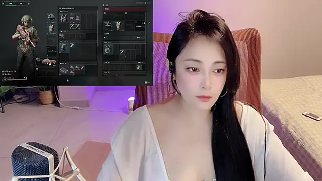 Daisy-77 online show from April 13, 2026, 1:04 pm