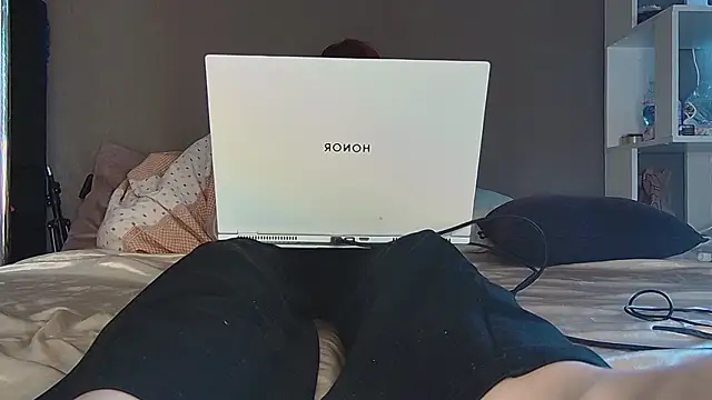 AgnesMillerS online show from March 10, 2026, 9:35 am