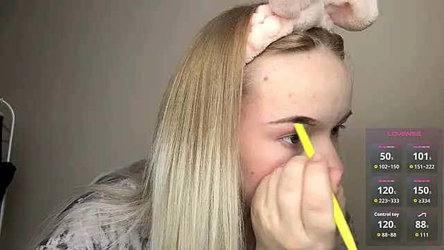 Snapshot of ZaraCreedon chatting on February 24, 2026, 11:33 am ZaraCreedon online show from February 24, 2026, 11:33 am