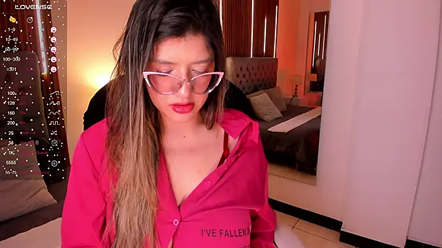 SEXMILLA  online show from October 3, 2025, 7:04 pm