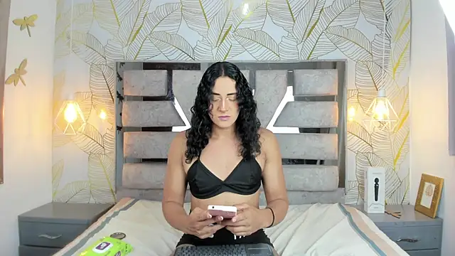 Alison Chan  online show from April 15, 2026, 12:16 am