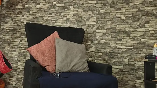 alondrabigtits online show from October 30, 2025, 12:36 pm