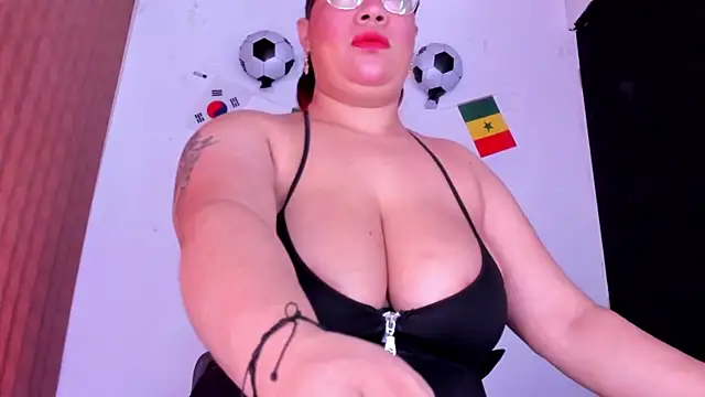 alondrabigtits online show from July 13, 2026, 12:04 pm