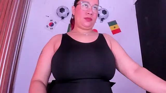 alondrabigtits online show from June 27, 2026, 12:11 pm