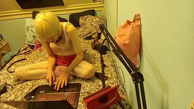 Doggyray44 online show from May 19, 2026, 11:56 pm