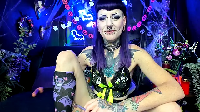 Purple Coffin666 online show from October 9, 2025, 9:04 pm