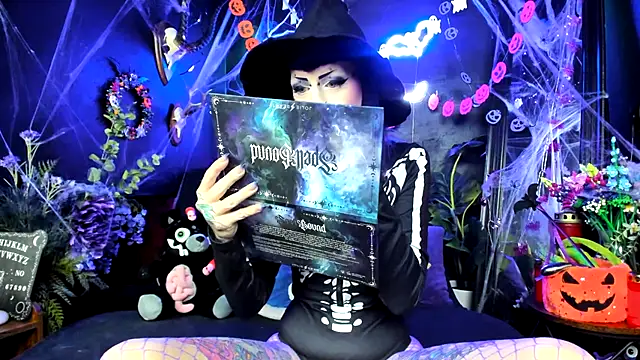 Purple Coffin666 online show from October 7, 2025, 8:59 am