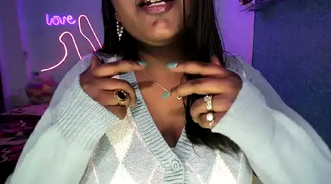 expression queen online show from December 22, 2024, 5:33 am