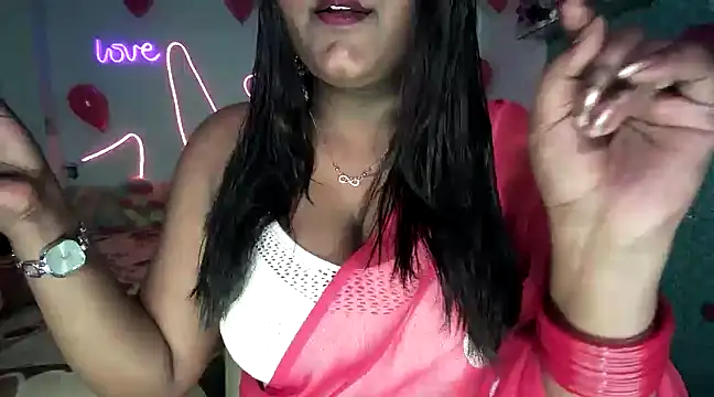 expression queen online show from February 17, 2025, 2:38 pm