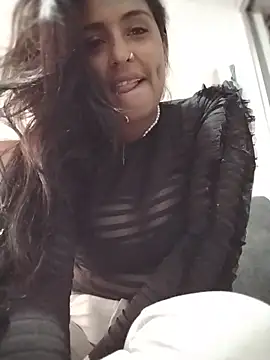 Aisha 09 online show from June 17, 2026, 8:52 pm