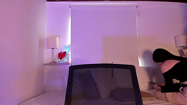Snapshot of _ashleymiller chatting on March 8, 2025, 7:20 pm ashleymiller online show from March 8, 2025, 7:20 pm
