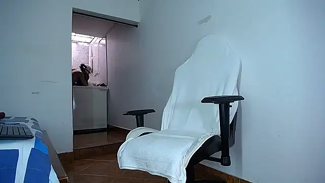 diamond black00 online show from December 20, 2025, 6:33 pm