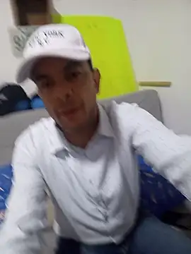 latinmartin73 online show from October 24, 2025, 12:09 am