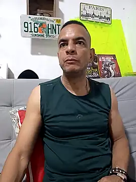 latinmartin73 online show from September 12, 2025, 1:17 am