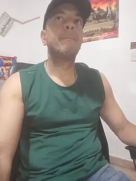 latinmartin73 online show from December 4, 2025, 6:07 pm