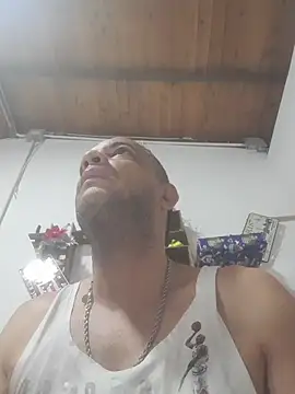 latinmartin73 online show from December 5, 2025, 1:53 pm