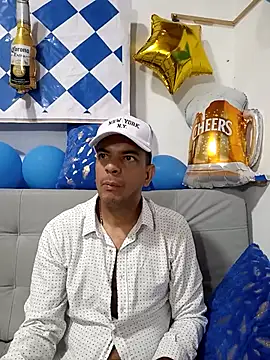 latinmartin73 online show from September 25, 2025, 12:16 am