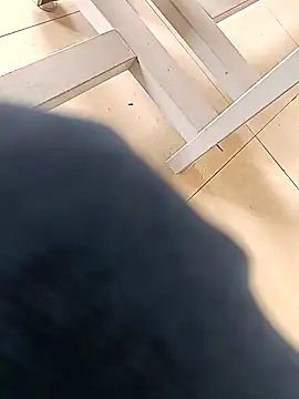 huzi518 online show from October 28, 2025, 2:34 am