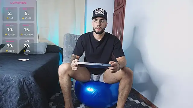 Colt Perci online show from November 19, 2025, 11:27 pm